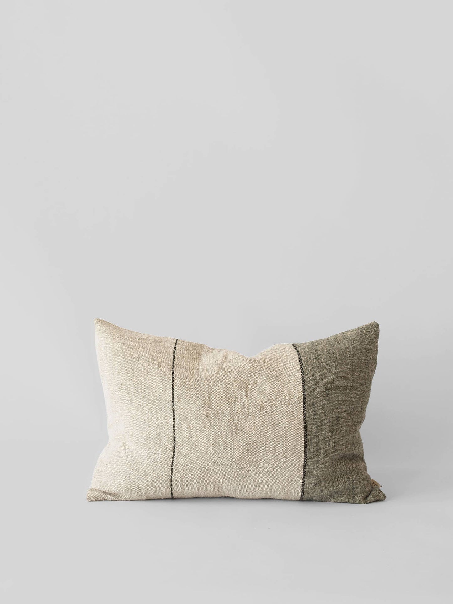 'Adrian' cushion 40x60- Sea Grass