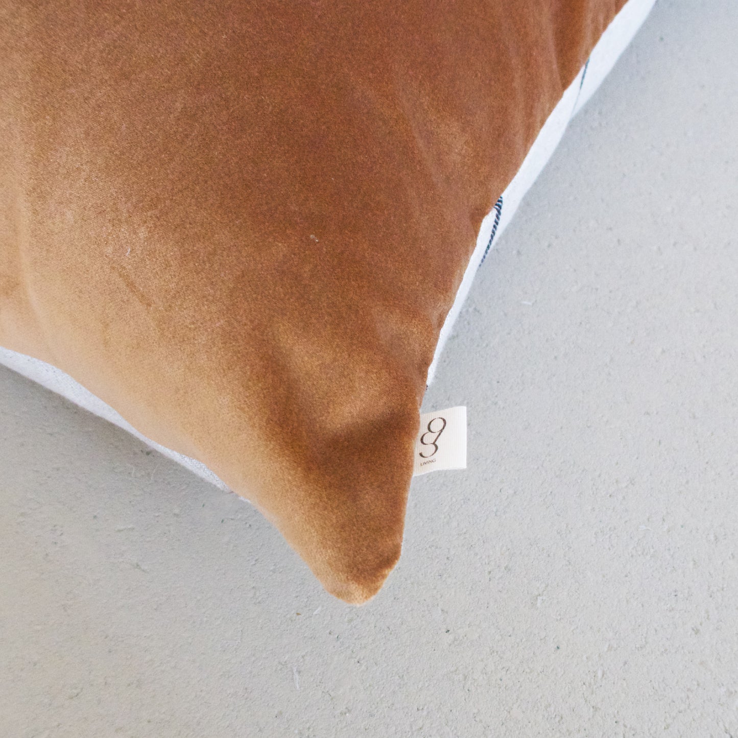 ‘Jo’ Cushion Amber 60x60