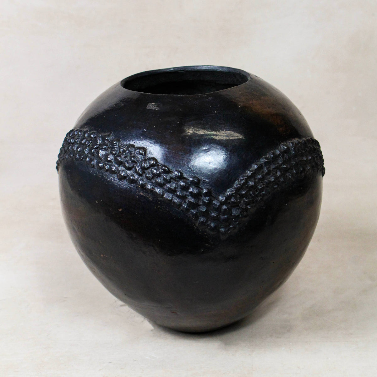Zulu Pot Medium – Zigzag Pattern in Black