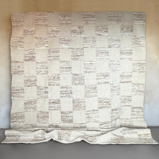 Beige checkerboard rug 254x317