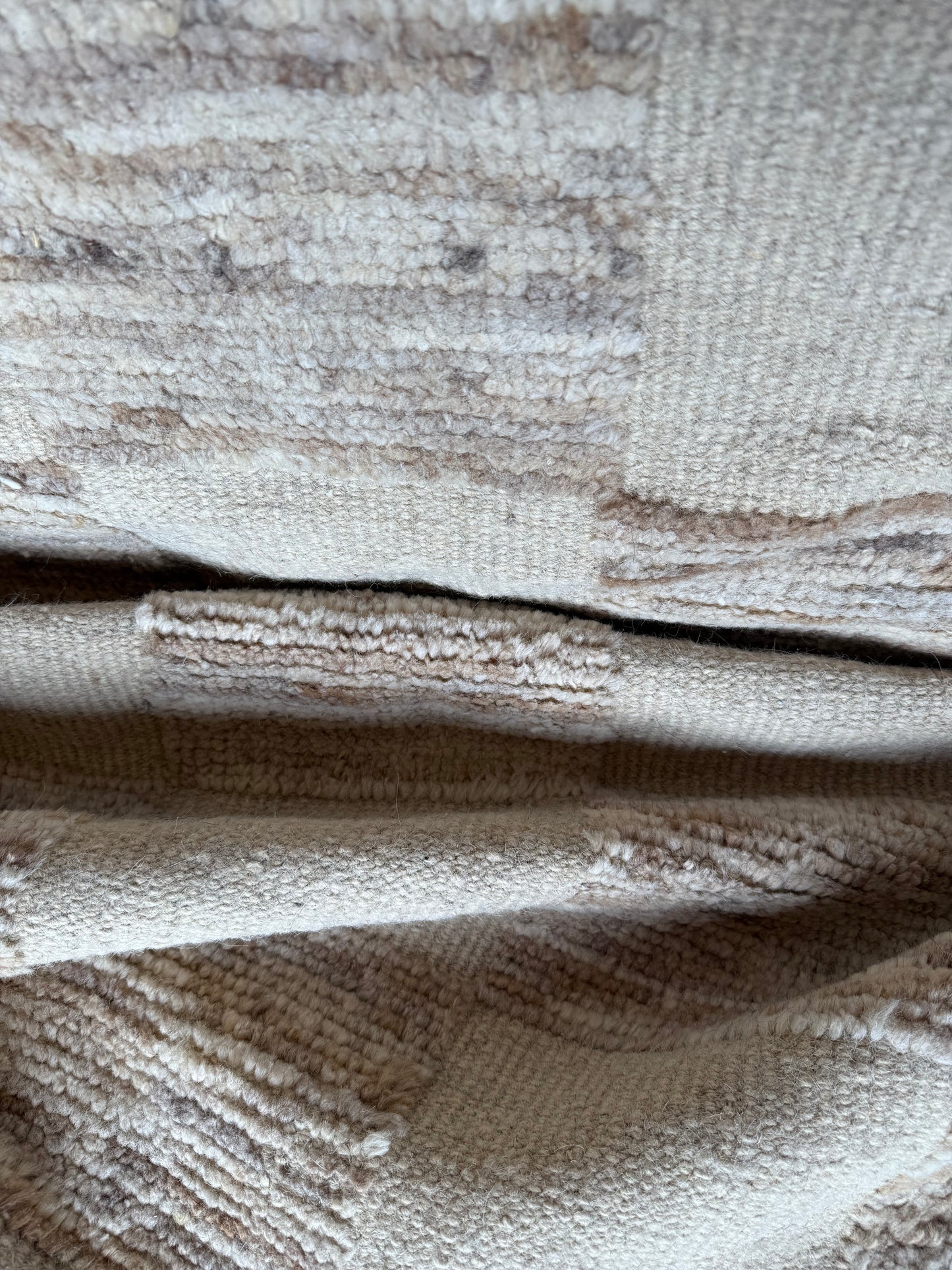 Beige checkerboard rug 254x317