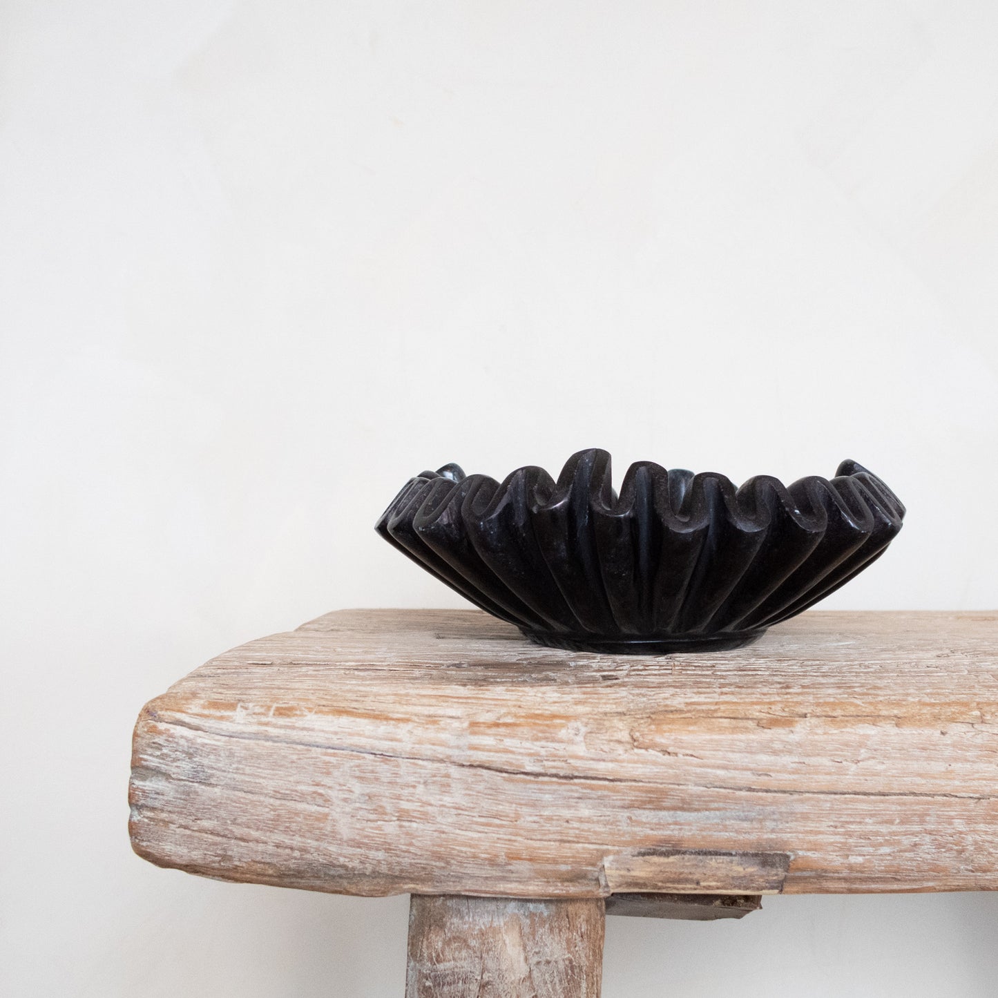 Black Marble Fluted Bowl L