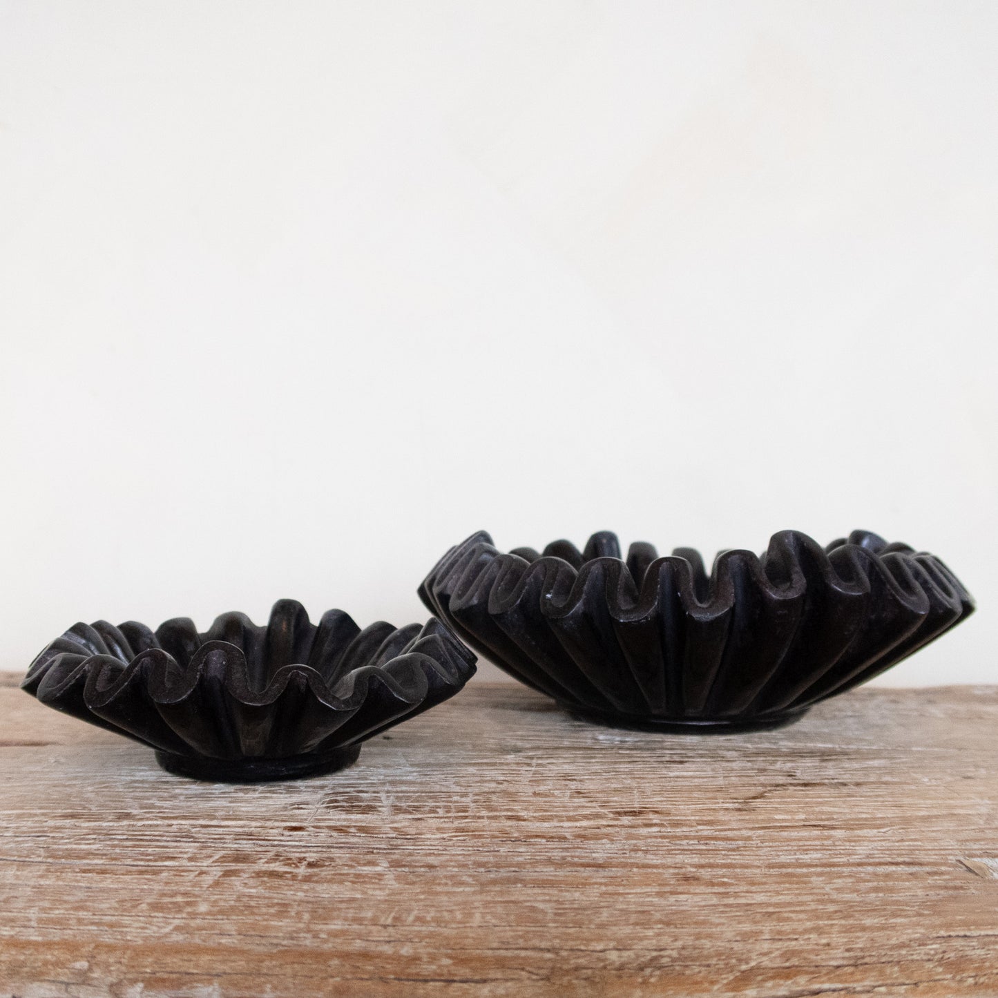 Black Marble Fluted Bowl L