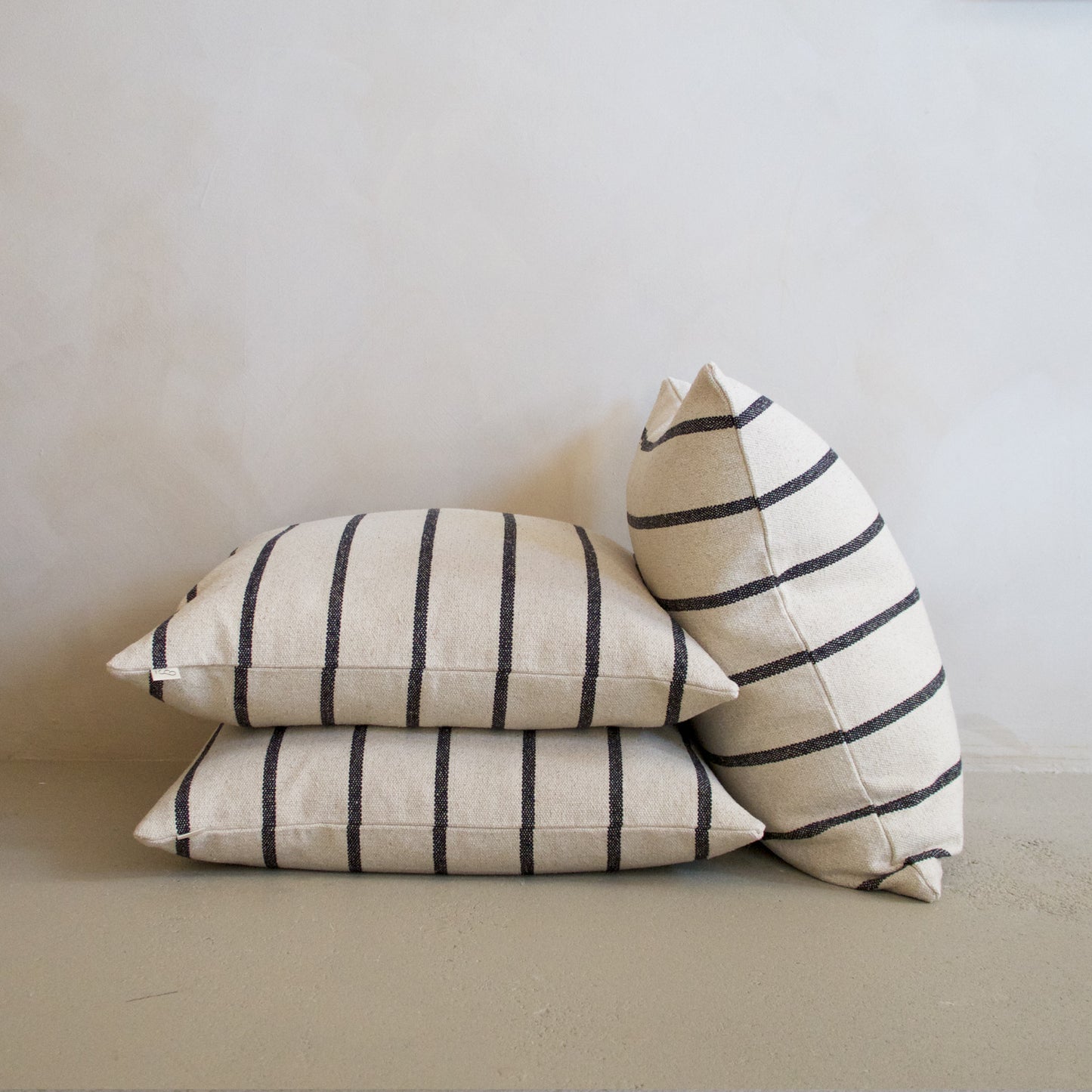 ‘Jo’ Cushion Striped 60x60