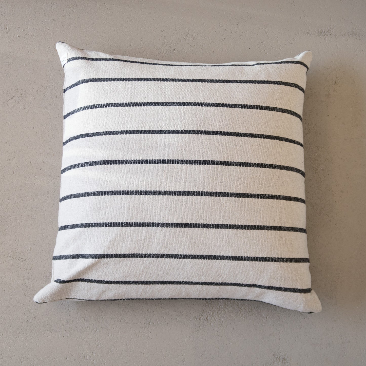 ‘Jo’ Cushion Striped 80x80