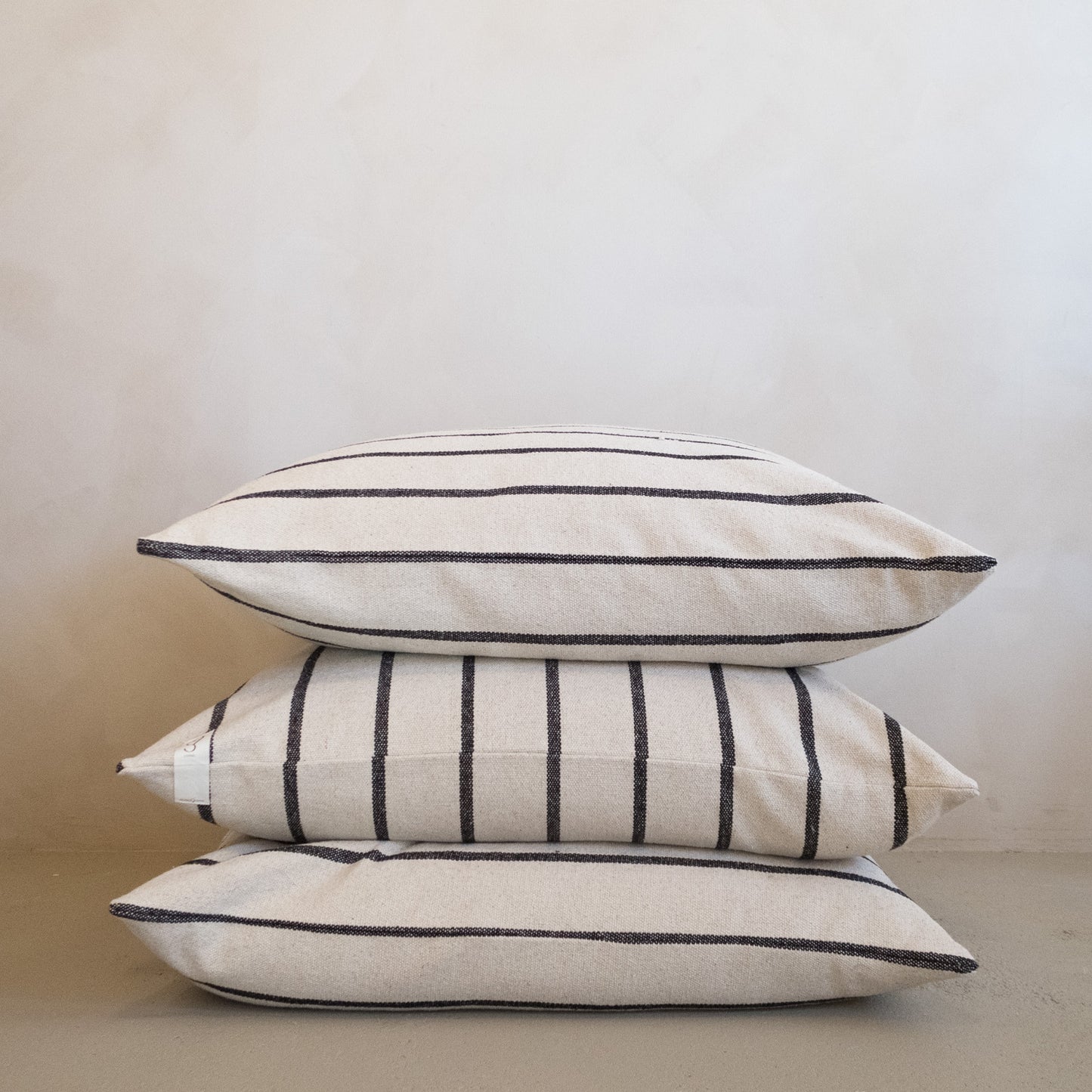 ‘Jo’ Cushion Striped 80x80