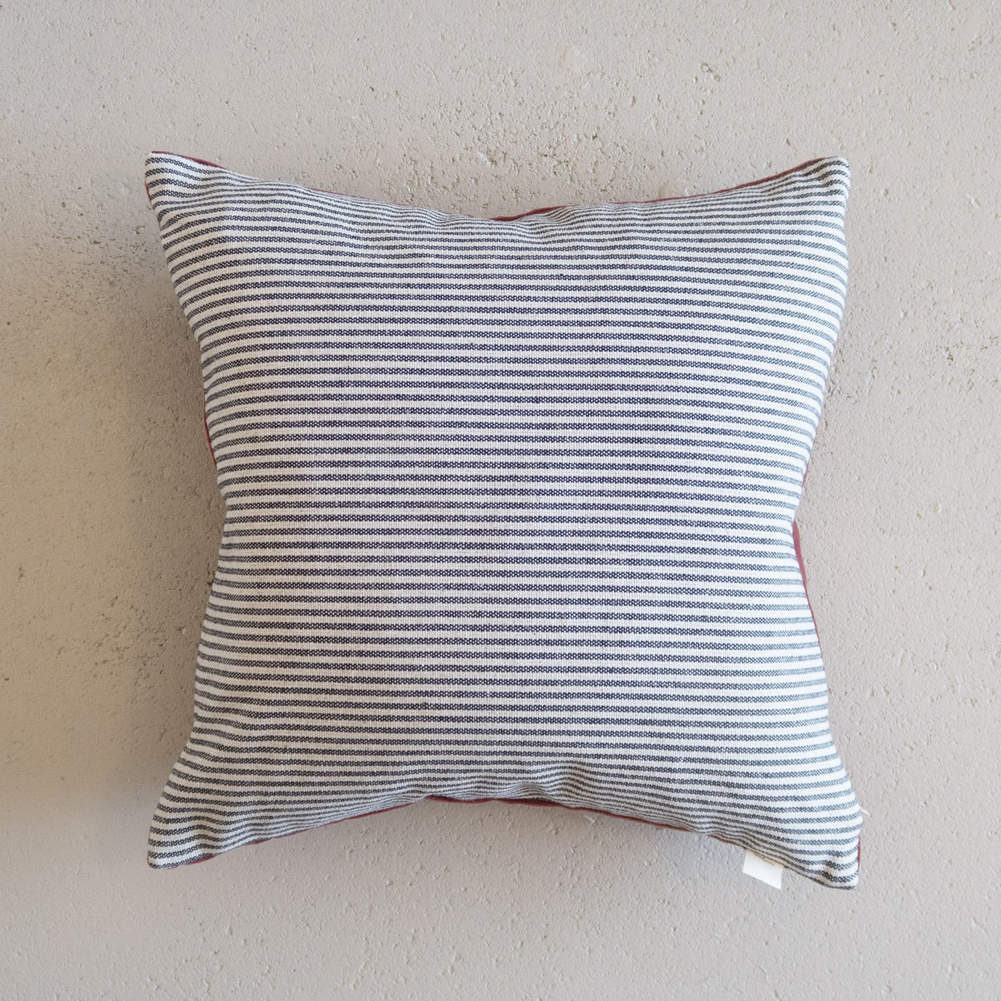 ‘Dela’ Cushion Raspberry 45x45