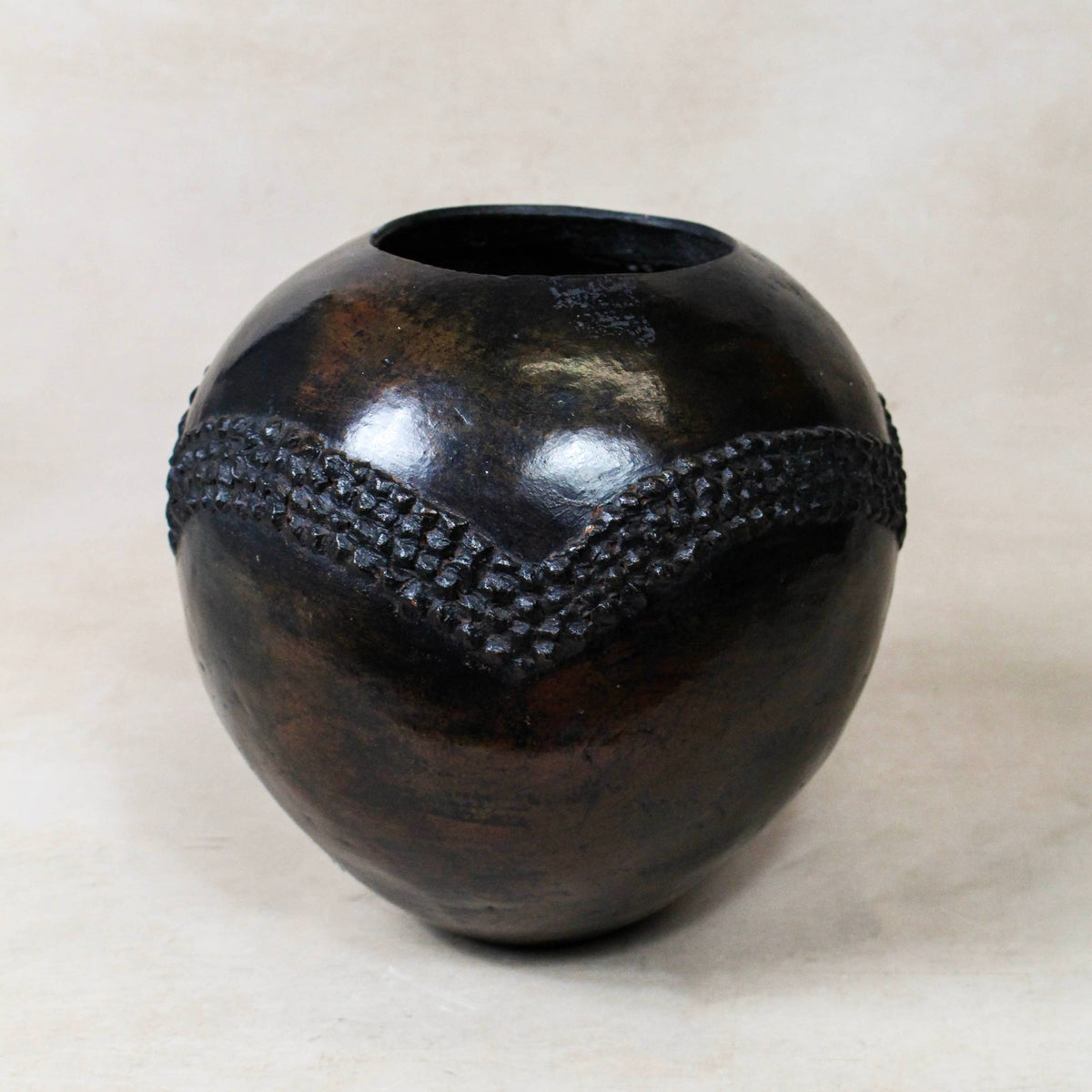 Zulu Pot Medium – Zigzag Pattern in Black