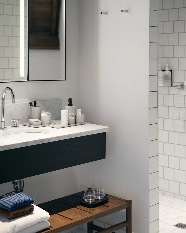 Beige Porcelain Pots With Lids